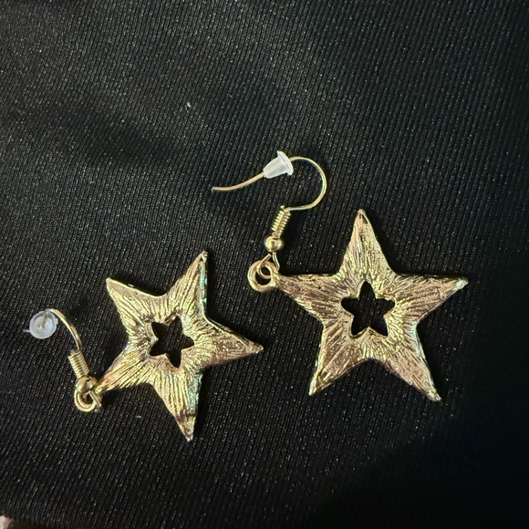 🔥2/$24 or 3/$30🔥 Gold Star Fashion Dangle Earrings - Picture 5 of 7